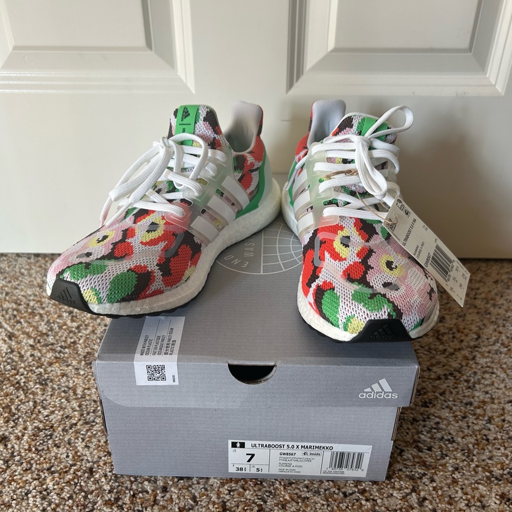 Brand New Adidas x Marimekko Women Ultraboost 5.0 Sneakers size 7